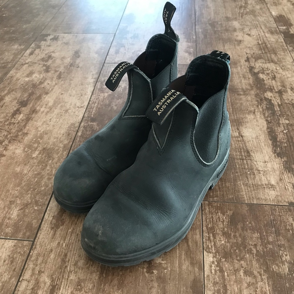 Black Blundstones